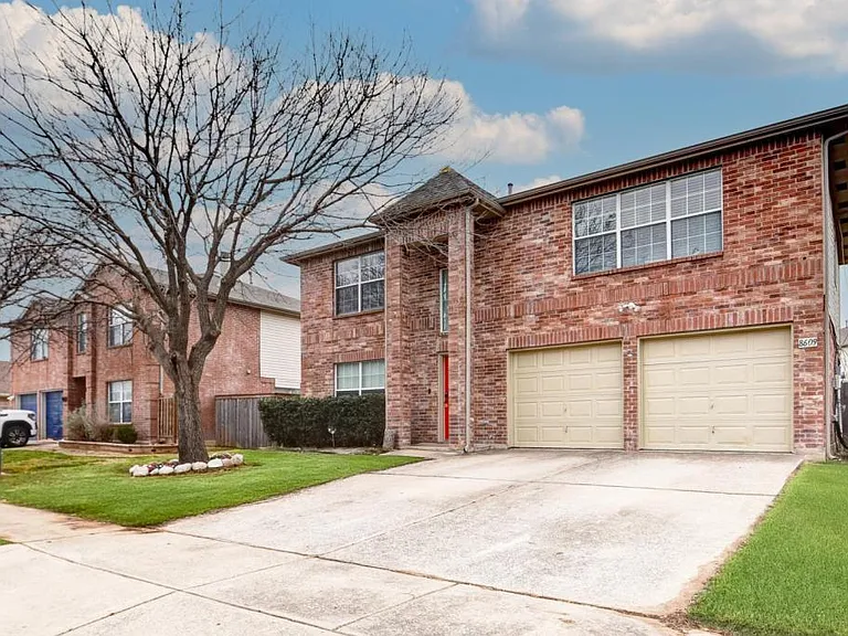 8609 Muir Dr — Photo 1