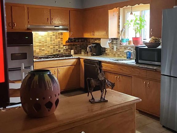 5th image of 3809 Scoville Ave #1