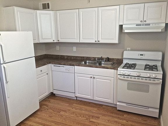 2nd image of 7201 Sarah St APT 10