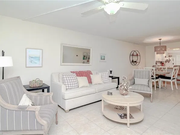 135 Cypress Way E APT C, Naples, FL 34110