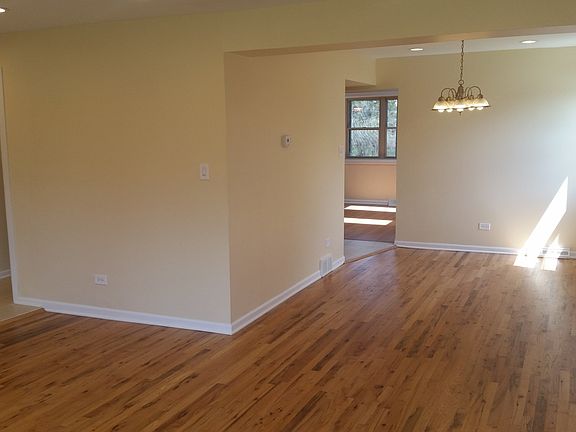 3rd image of 16461 Beverly Ave
