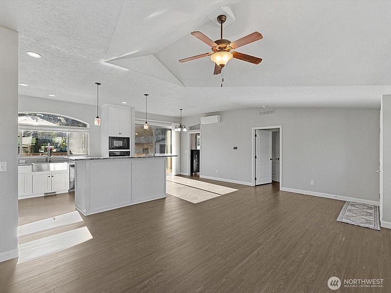 4th image of 7883 San Juan Ave