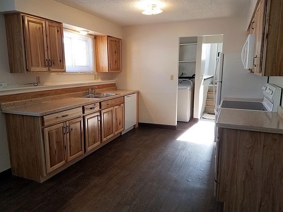 New cabinets and applicances