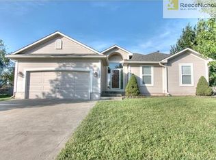1125 Chestnut Ln, Liberty, MO 64068