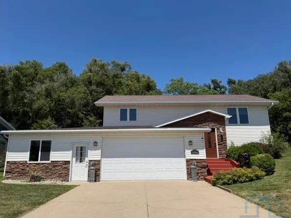 1546 Brandon Dr, Vermillion, SD 57069