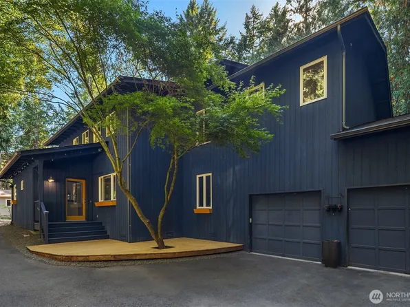9565 NE DANIEL Court, Bainbridge Island, WA 98110