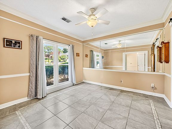 4th image of 843 Saint Murphys Dr