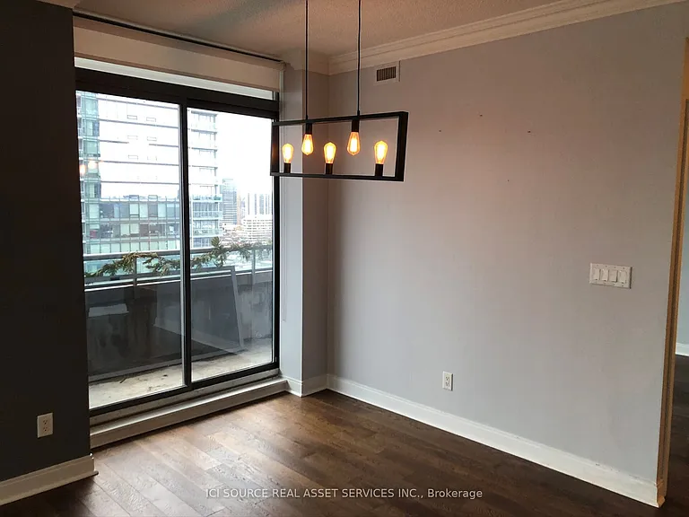 18 Yorkville Ave #2105 — Photo 8