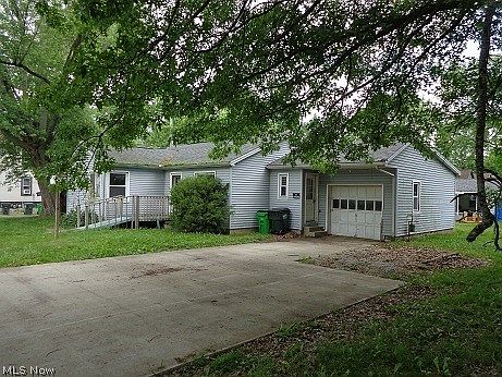 2nd image of 519 W Oak St