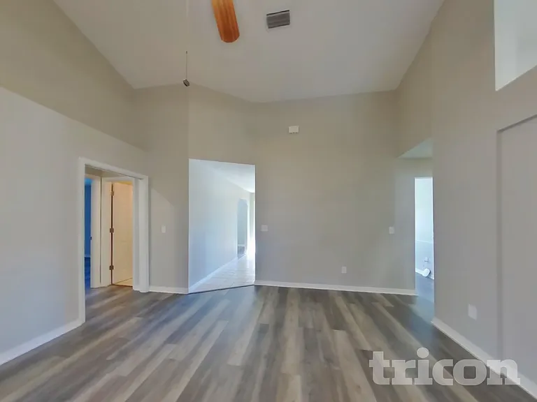 873 Silversmith Cir — Photo 3