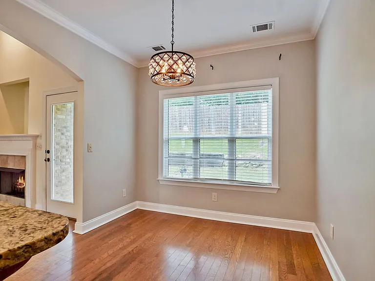 710 Valley St — Photo 24