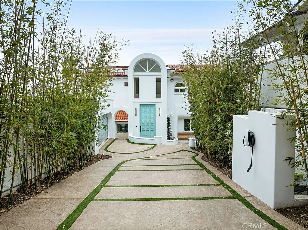 4 bed, 3.5 bath, 4456 sqft, $39,950 — Photo 4