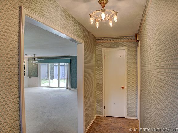 4th image of 3016 S 86th East Pl