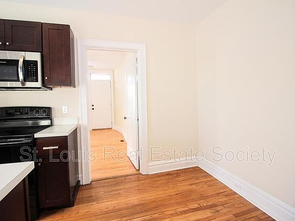 2nd image of 2243 California Ave APT 1S