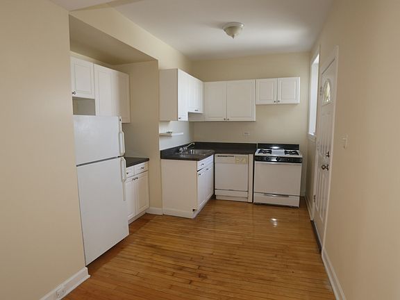 5th image of 560 W Aldine Ave APT 3S