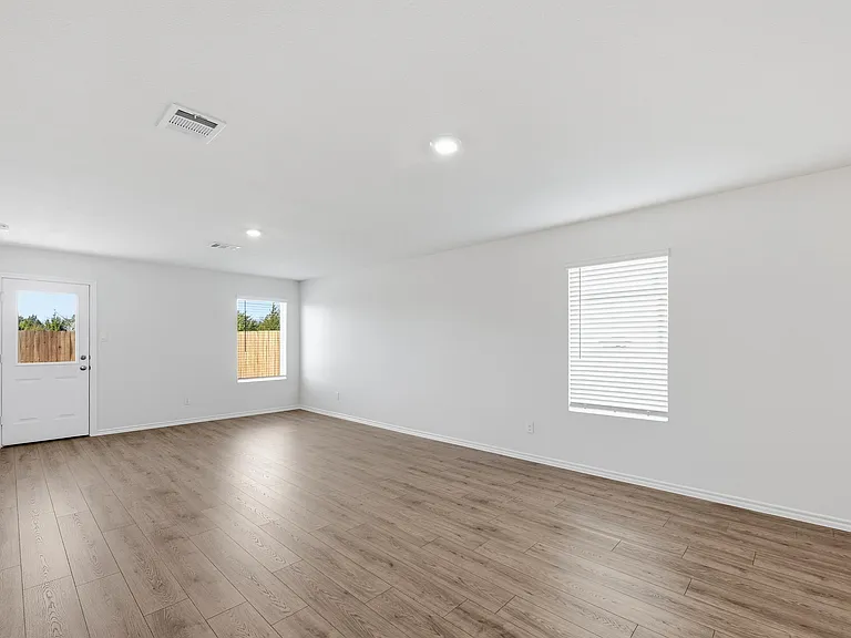1309 Brook Ln — Photo 5
