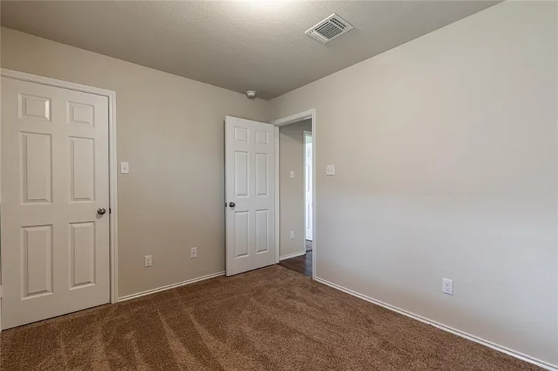 3 bed, 1529 sqft, $2,149 — Photo 3