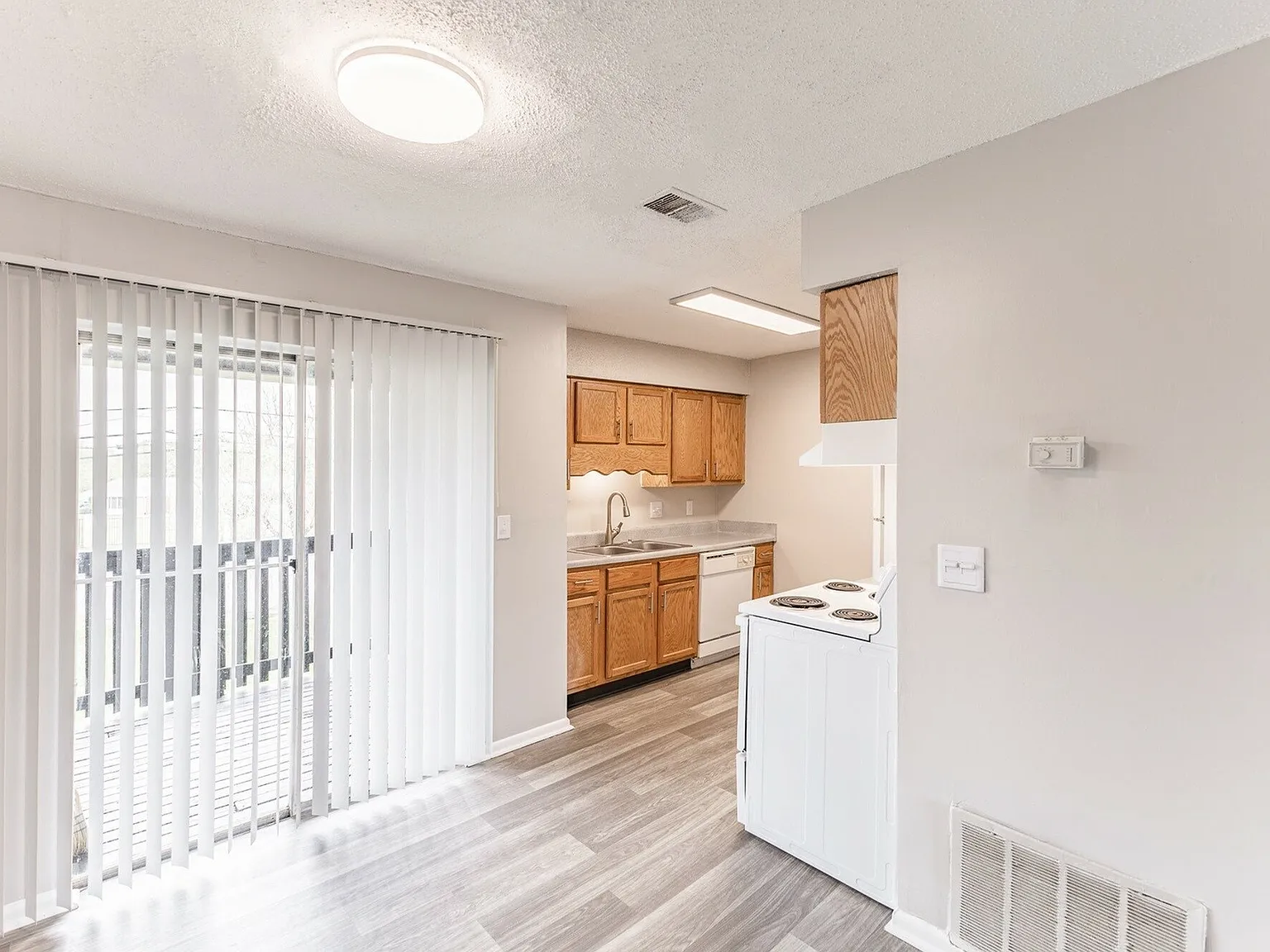 Dover Glen Apartments — Photo 4