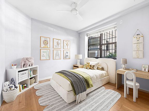 5th image of 4523 Broadway APT 1C
