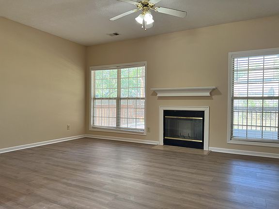 5th image of 3637 Winthrop Dr