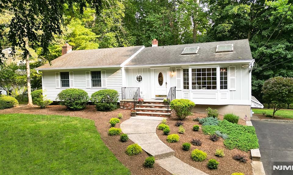 1st image of 756 Sunset Terrace