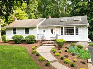 756 Sunset Ter, Franklin Lakes, NJ 07417