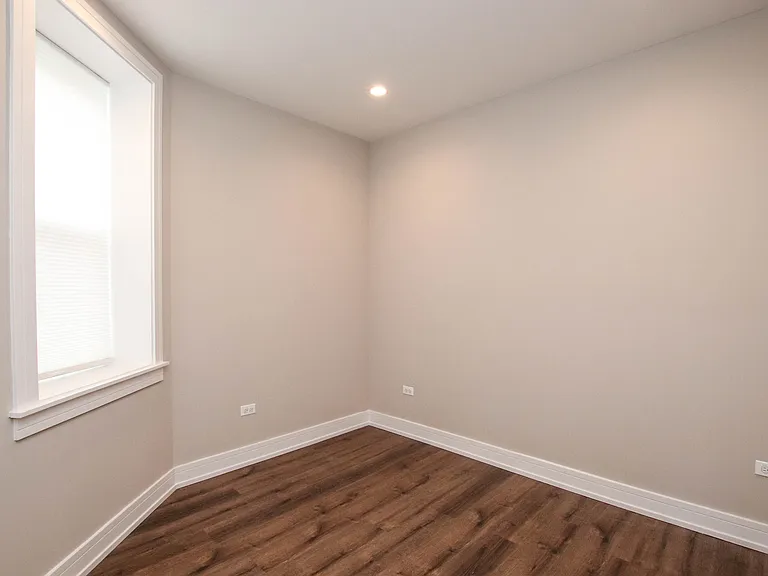 1710 W Lunt Ave #103 — Photo 5