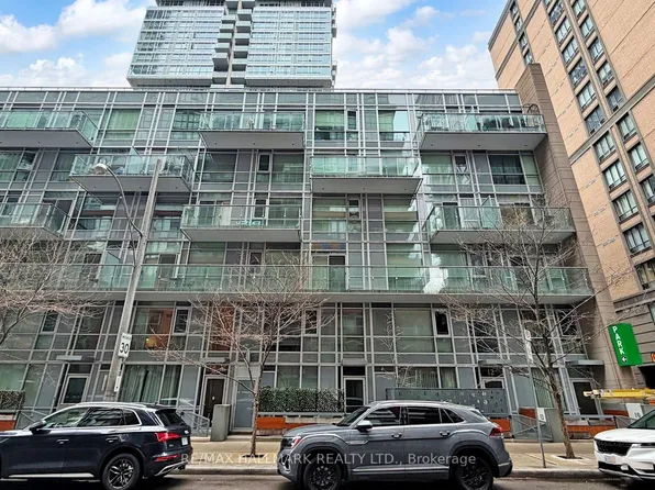 30 Nelson St #Townhouse 14, Toronto, ON M5V 0H5
