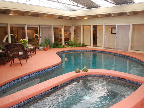 Courtyard pool & spa