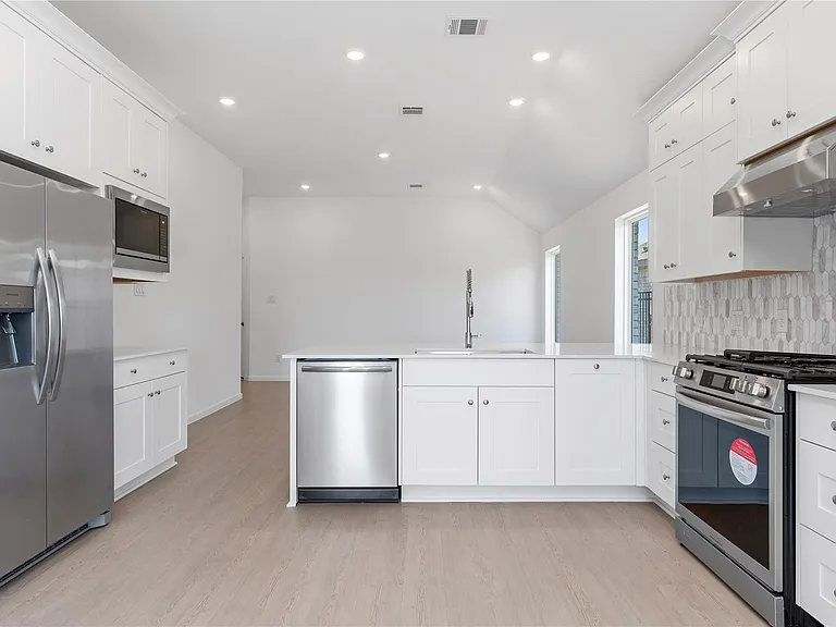 27531 Sunterra Village Dr — Photo 26