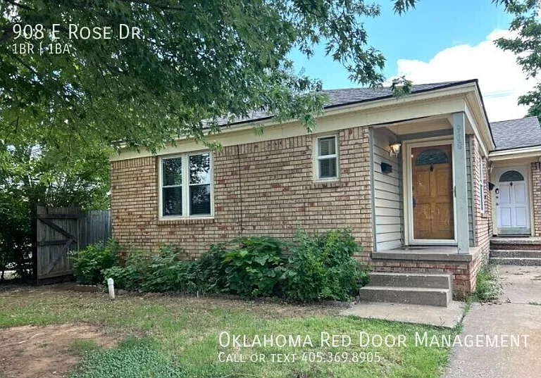 908 E Rose Dr — Photo 1