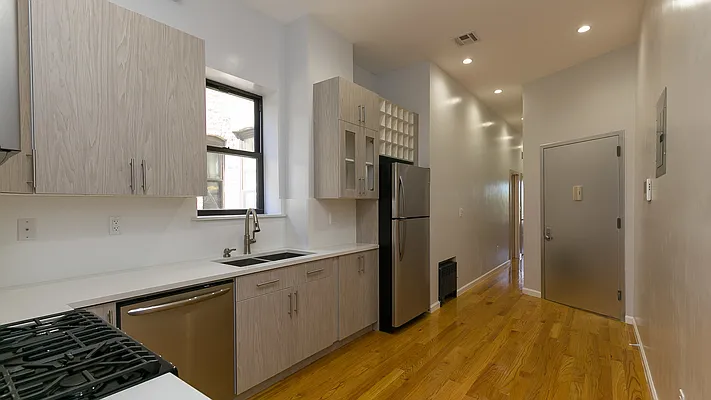 Rented by Nooklyn NYC LLC | media 33