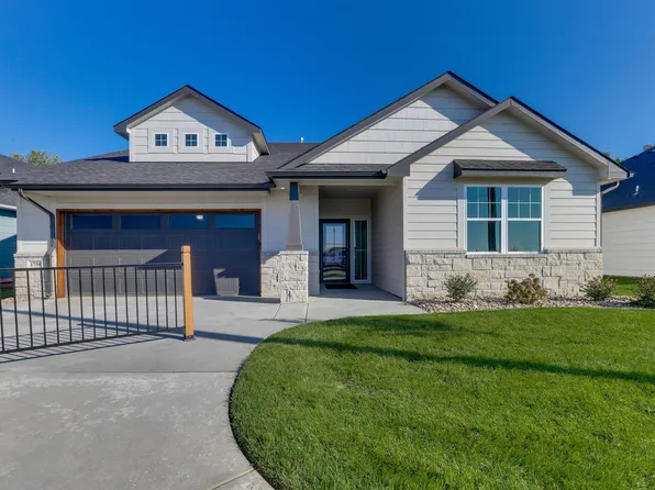 1758 N Forestview Ct, Wichita, KS 67235