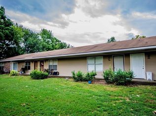 1213 N 12th St, Rogers, AR 72756