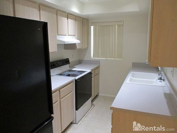 5th image of 10828 N Biltmore Dr APT 108