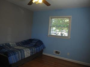 3rd image of 1123 Vivian Ave