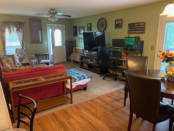 3rd image of 111 Crestpointe Dr