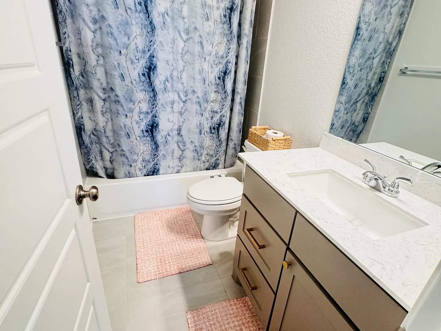 4 bed, 2619 sqft, $2,900 — Photo 4