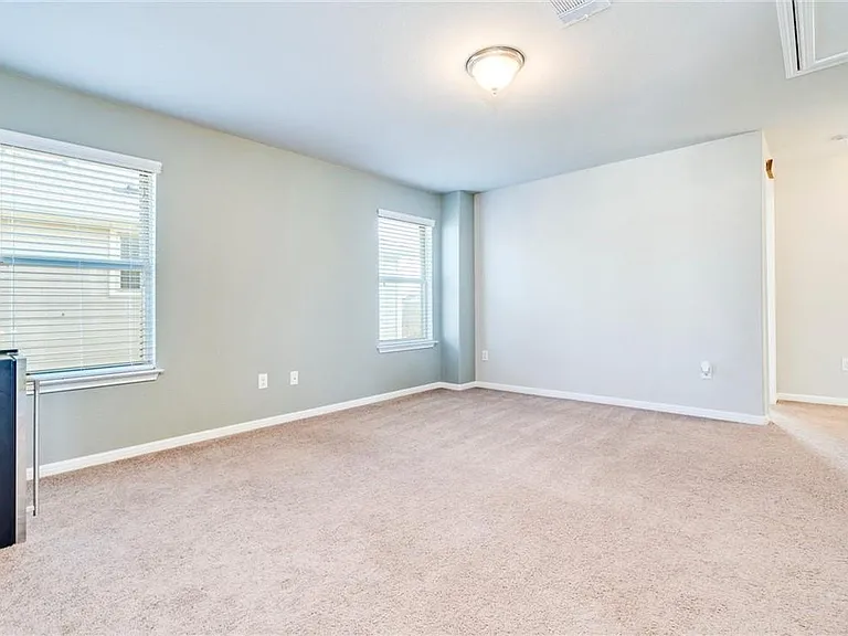 162 Eagle Brook Ln — Photo 12