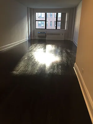 Rented by Metropolis Real Estate of Manhattan | media 12
