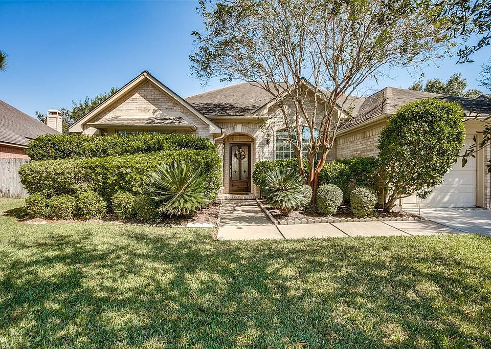 1st image of 3815 Hillbrook Dr