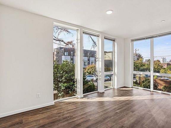 5th image of 1420 E Howell St #3