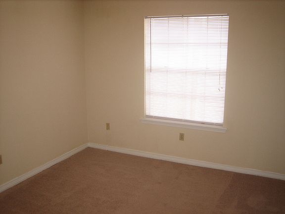 4th image of 4221 Eporia St APT 4