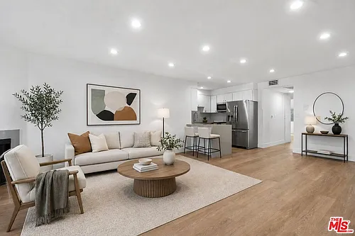 3939 Moore St #102 Photo 1