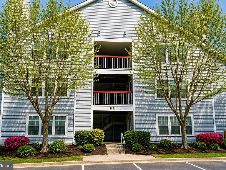 18501 Fairlight Dr #330-64 — Photo 2