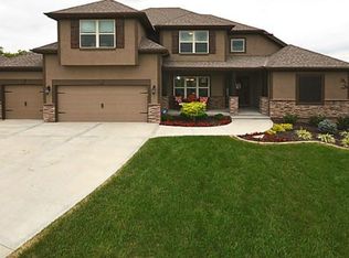6461 Whitetail Way, Parkville, MO 64152