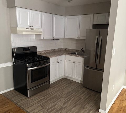 2nd image of 318 W Jersey St APT C7