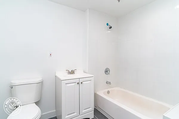 Rented by MySpaceNYC | media 17