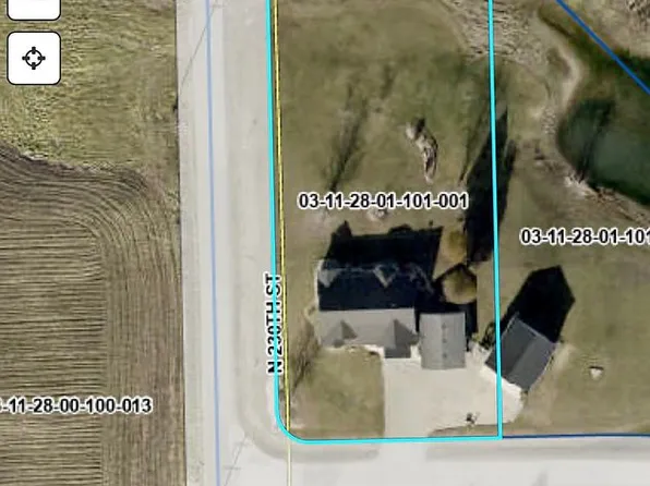 2301 E Lakeview Dr, Casey, IL 62420