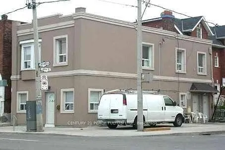 746 Lansdowne Ave #BASEMENT — Photo 2